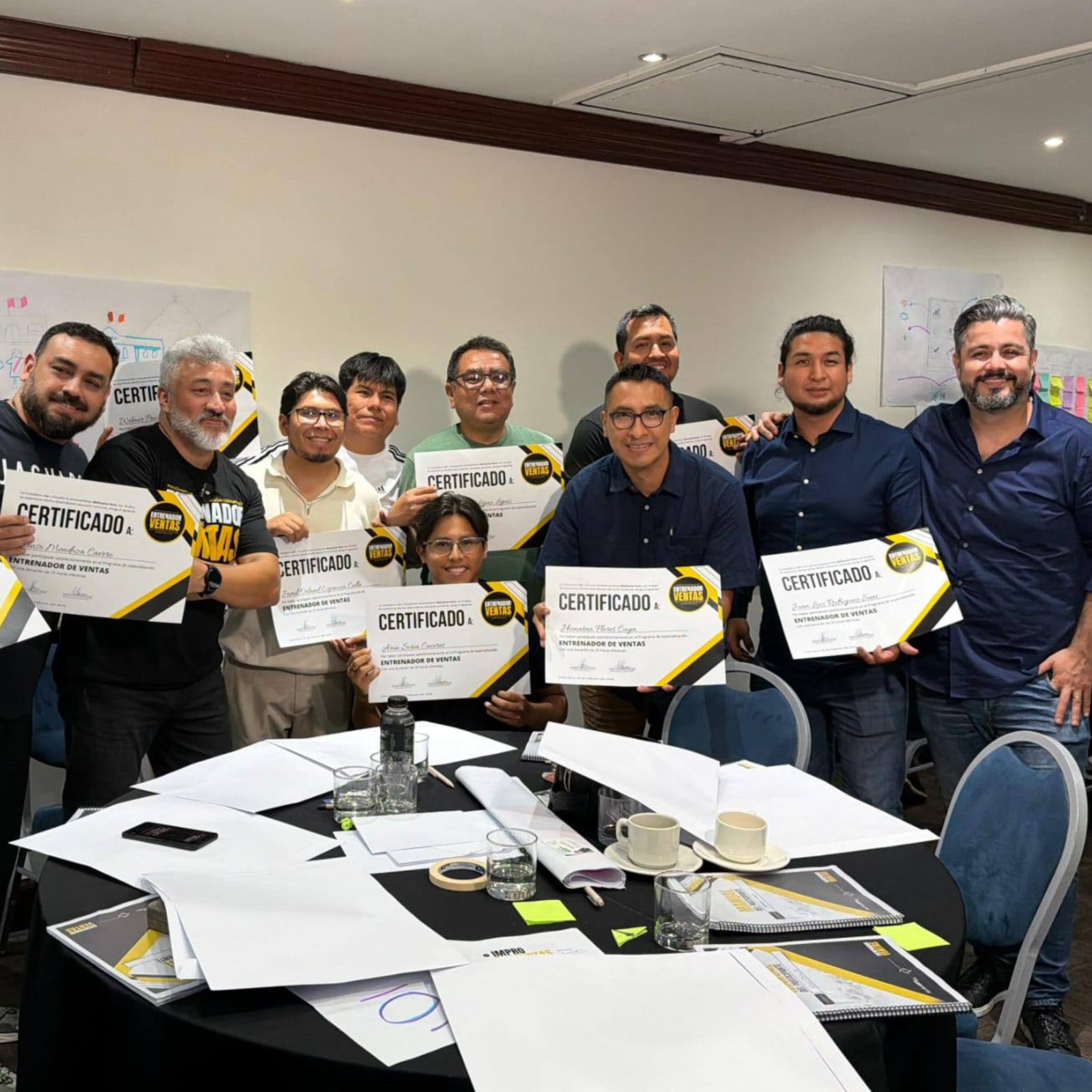Jhonatan Flores Entrenador de Ventas